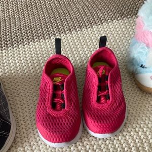 Baby girl Nike sneakers size 3 wore one time